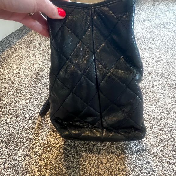 Chanel Caviar Large Be Tote- 100% authentic east west style - Picture 6 of 12